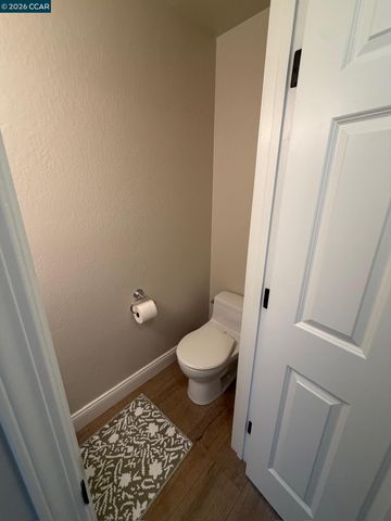 1827 Holland Dr, Walnut Creek, CA 94597