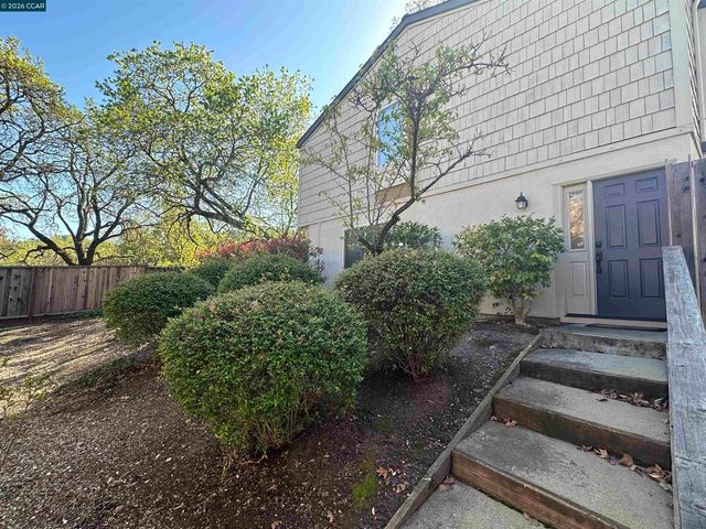 1827 Holland Dr, Walnut Creek, CA 94597