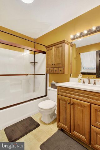 2790 BUTTERNUT LN, York, PA 17408