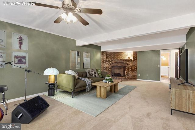 2790 BUTTERNUT LN, York, PA 17408