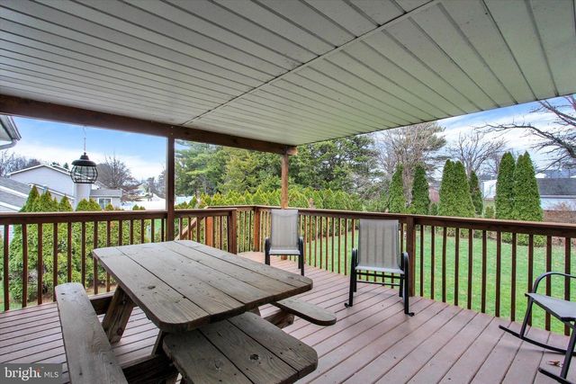 2790 BUTTERNUT LN, York, PA 17408