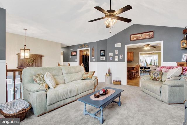 2790 BUTTERNUT LN, York, PA 17408