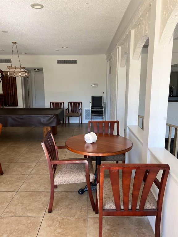 Image 12 of property listing at 550 ORANGE DRIVE 1, Altamonte Springs, FL 32701