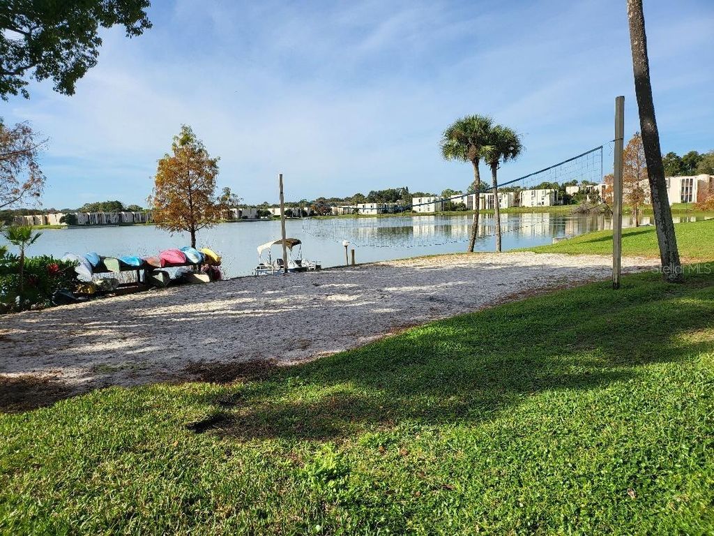 Image 22 of property listing at 550 ORANGE DRIVE 1, Altamonte Springs, FL 32701