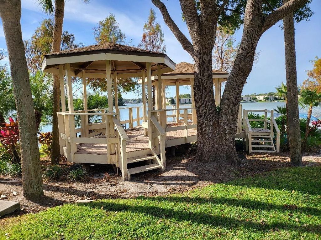 Image 24 of property listing at 550 ORANGE DRIVE 1, Altamonte Springs, FL 32701