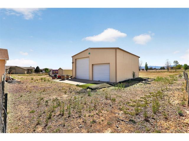 971 S Los Charros Dr, Pueblo, CO 81007