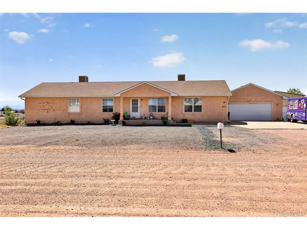 971 S Los Charros Dr, Pueblo, CO 81007