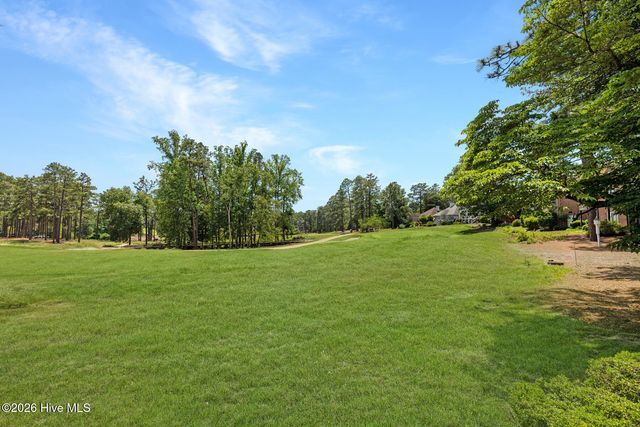 122 Belmont Court, Southern Pines, NC 28387