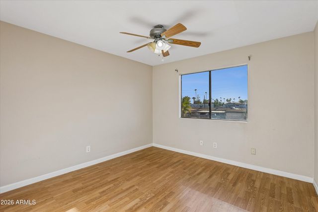 3301 E EARLL Drive 223, Phoenix, AZ 85018