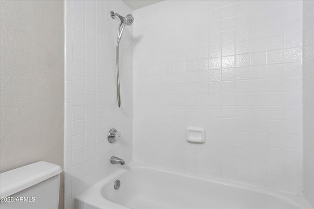 3301 E EARLL Drive 223, Phoenix, AZ 85018