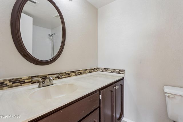 3301 E EARLL Drive 223, Phoenix, AZ 85018