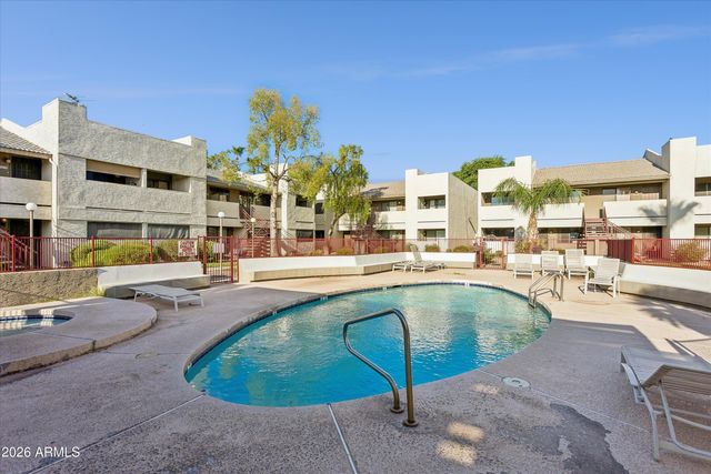 3301 E EARLL Drive 223, Phoenix, AZ 85018