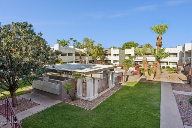 3301 E EARLL Drive 223, Phoenix, AZ 85018