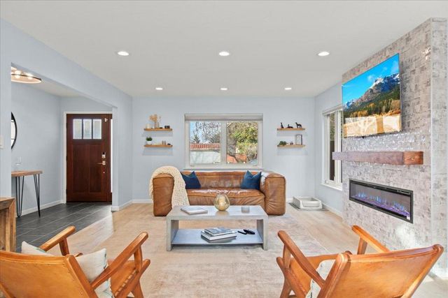 1482 Ridgeley Drive, Campbell, CA 95008