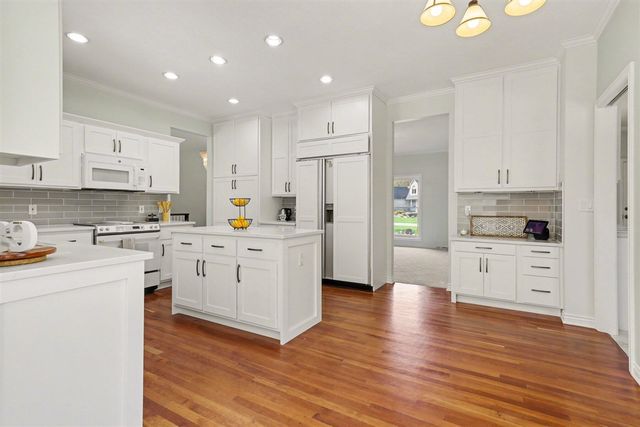 2864 Riverwoods Drive, Rockford, MI 49341