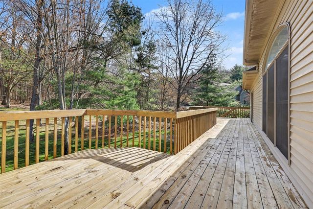 2864 Riverwoods Drive, Rockford, MI 49341