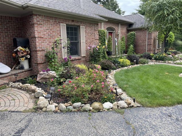 2864 Riverwoods Drive, Rockford, MI 49341