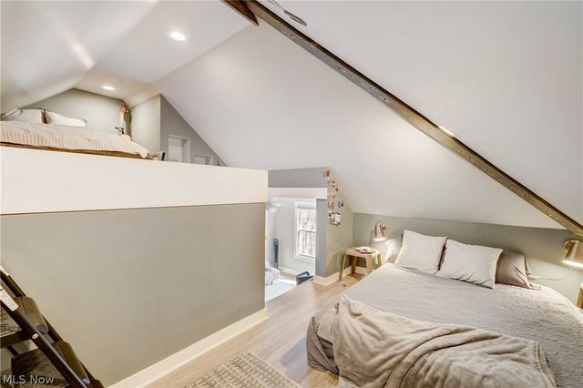 9 River Side Drive, Rocky River, OH 44116