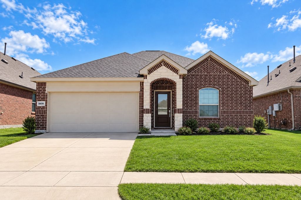 5608 Elwood Drive, Forney, TX 75126