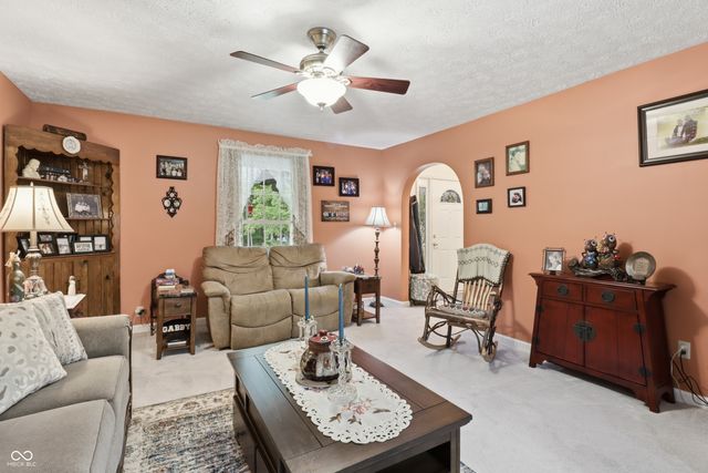 4055 Red Bud Lane, Martinsville, IN 46151