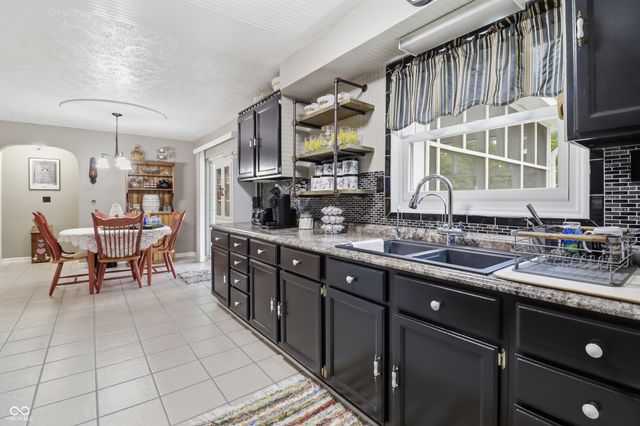 4055 Red Bud Lane, Martinsville, IN 46151