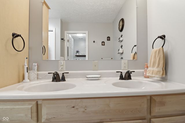 4055 Red Bud Lane, Martinsville, IN 46151