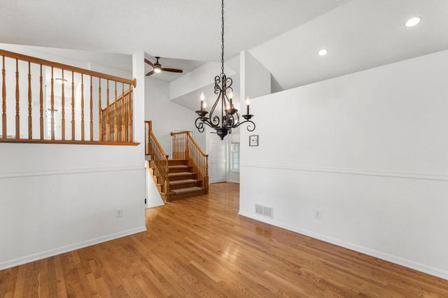 6522 Gray Fox Curve, Chanhassen, MN 55317
