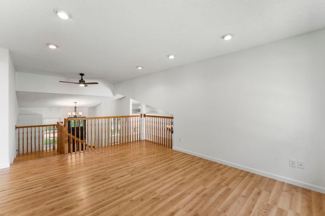 6522 Gray Fox Curve, Chanhassen, MN 55317