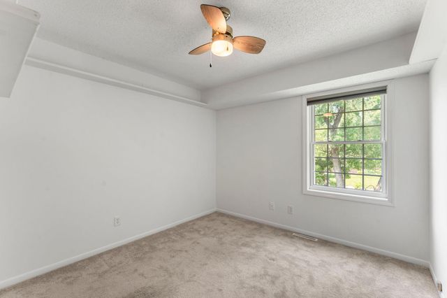 6522 Gray Fox Curve, Chanhassen, MN 55317