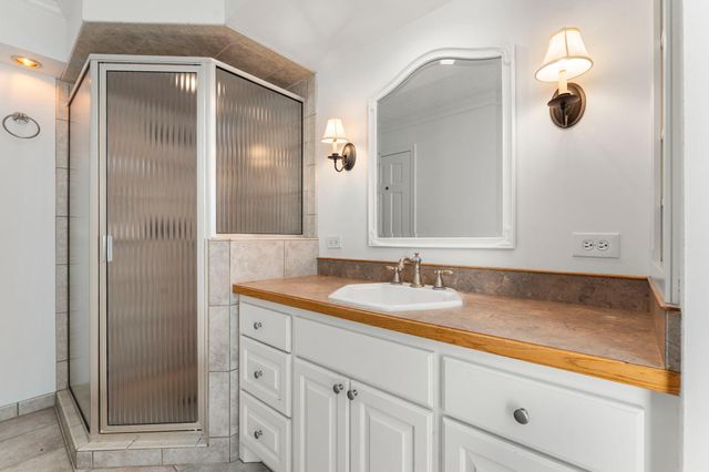 6522 Gray Fox Curve, Chanhassen, MN 55317