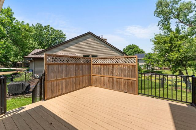 6522 Gray Fox Curve, Chanhassen, MN 55317
