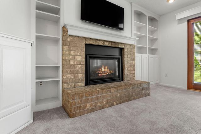 6522 Gray Fox Curve, Chanhassen, MN 55317
