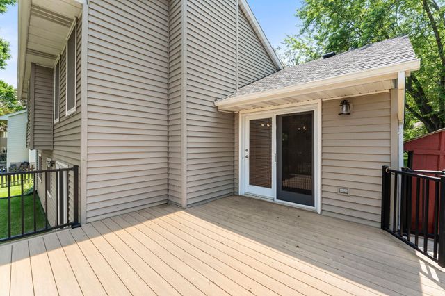 6522 Gray Fox Curve, Chanhassen, MN 55317