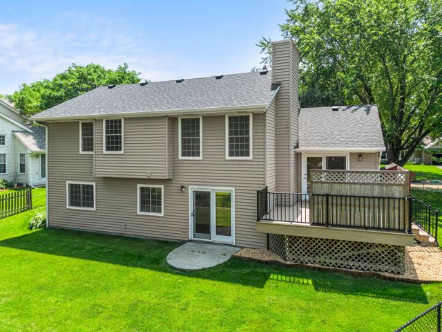 6522 Gray Fox Curve, Chanhassen, MN 55317