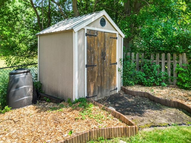 6522 Gray Fox Curve, Chanhassen, MN 55317