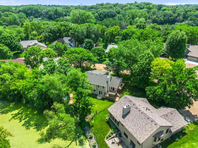 6522 Gray Fox Curve, Chanhassen, MN 55317