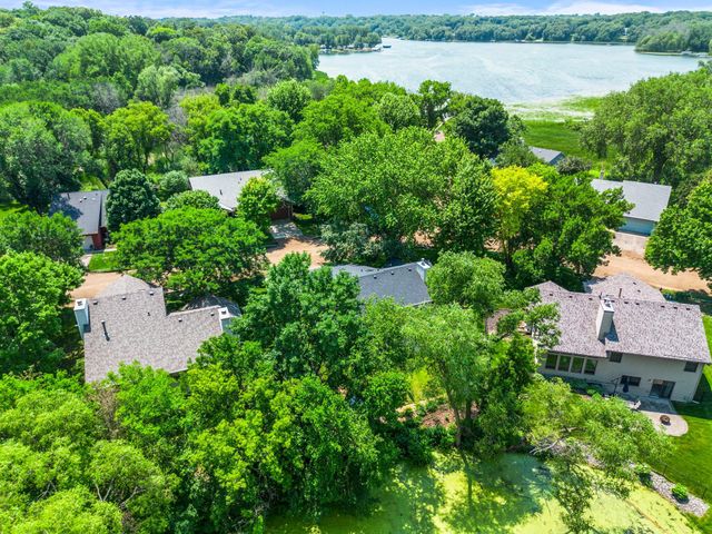 6522 Gray Fox Curve, Chanhassen, MN 55317