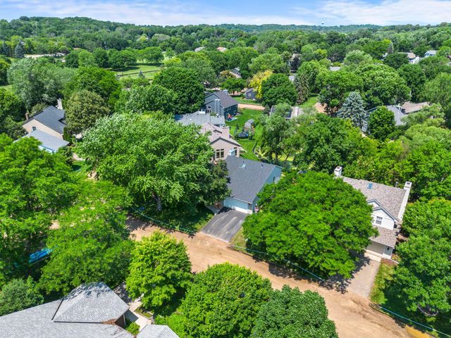 6522 Gray Fox Curve, Chanhassen, MN 55317