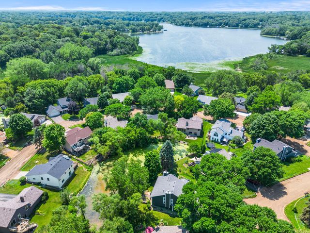6522 Gray Fox Curve, Chanhassen, MN 55317