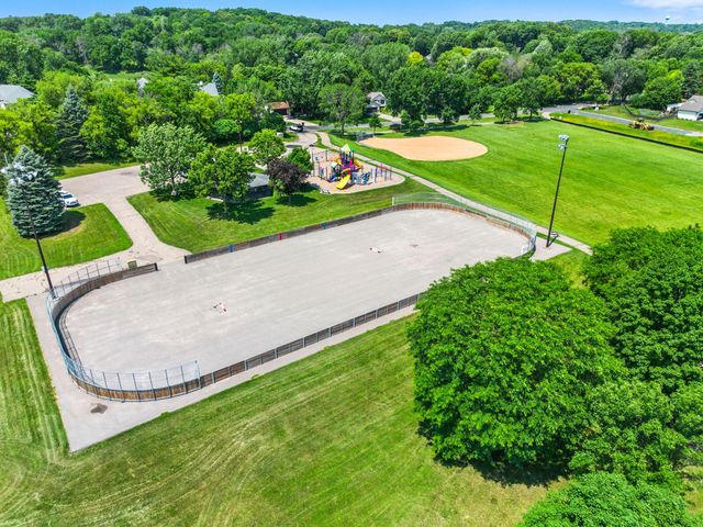 6522 Gray Fox Curve, Chanhassen, MN 55317