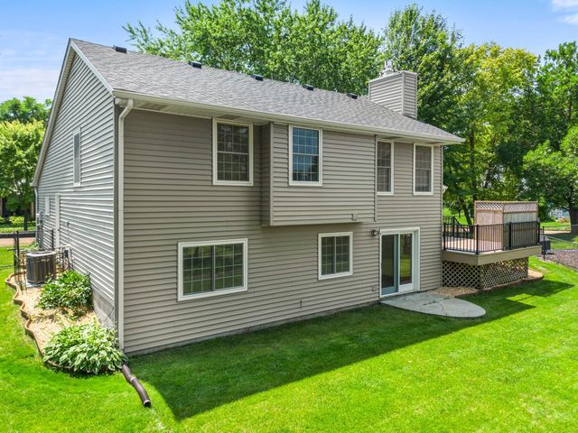 6522 Gray Fox Curve, Chanhassen, MN 55317