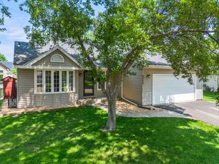 6522 Gray Fox Curve, Chanhassen, MN 55317