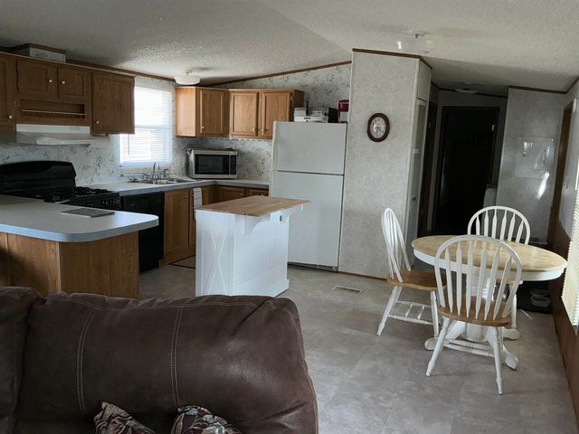 3268 E Rd Trlr 90, Clifton, CO 81520