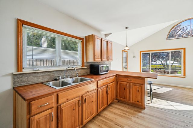 502 Wilbur Avenue, Brooklyn, MI 49230