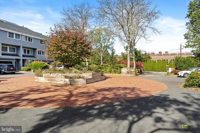 35 RICHARD CT, Princeton, NJ 08540