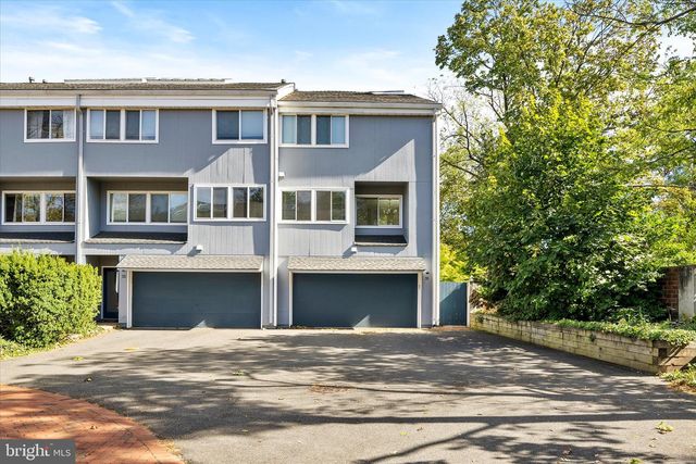 35 RICHARD CT, Princeton, NJ 08540