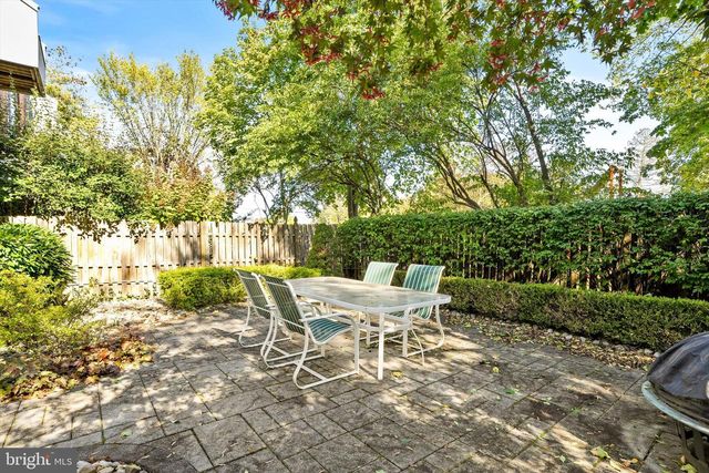 35 RICHARD CT, Princeton, NJ 08540