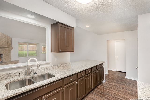 4902 Brookhead, Schertz, TX 78108