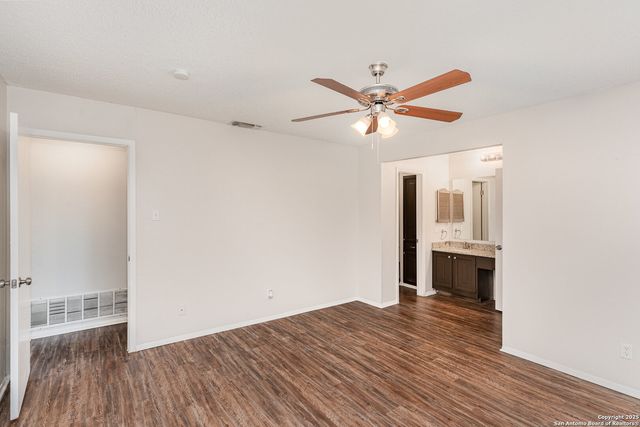 4902 Brookhead, Schertz, TX 78108