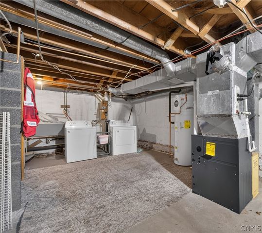 5367 Bear Road, Clay, NY 13212